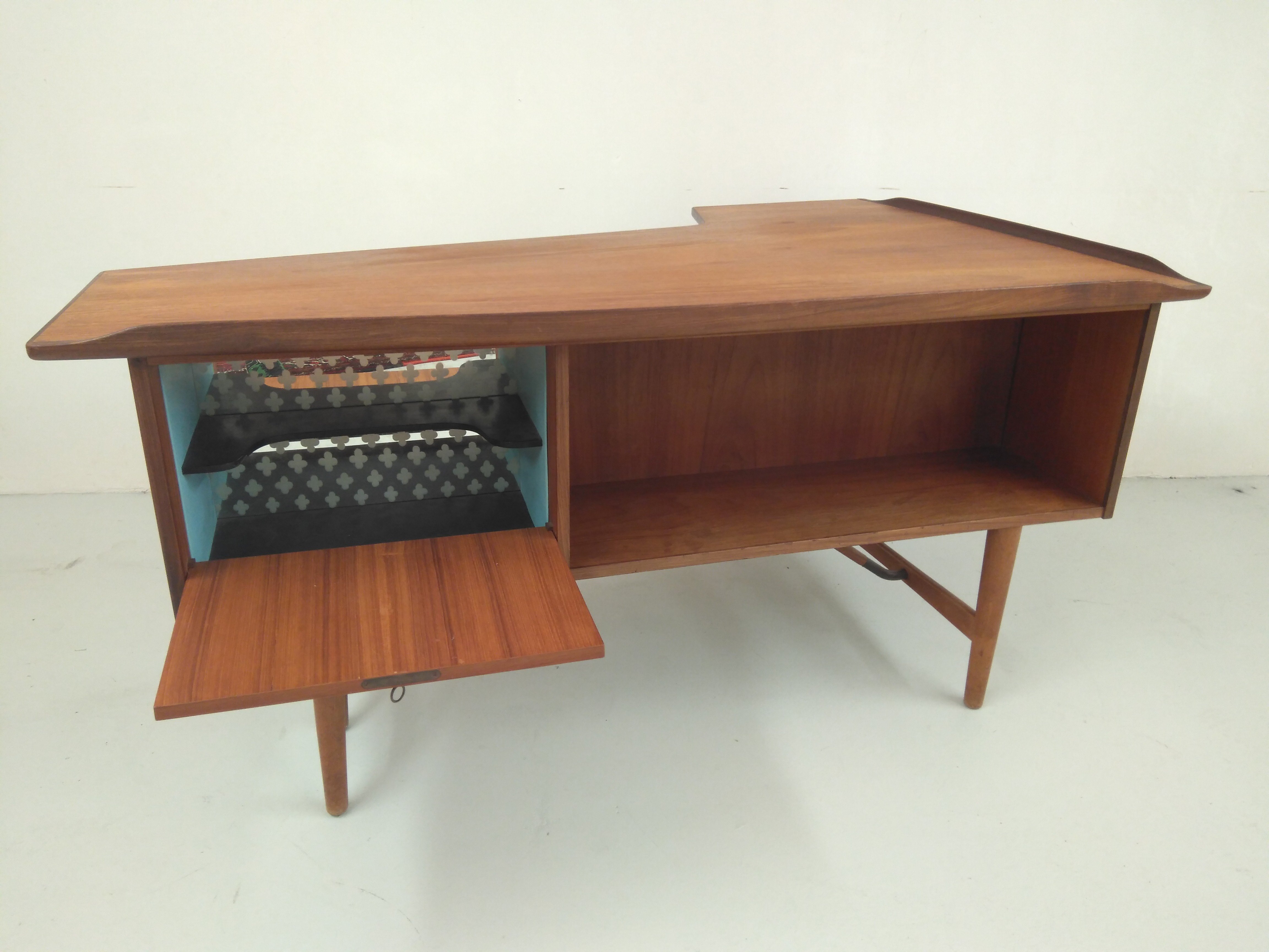El Vinta: Boomerang desk (Decoration, Furniture, Vintage)