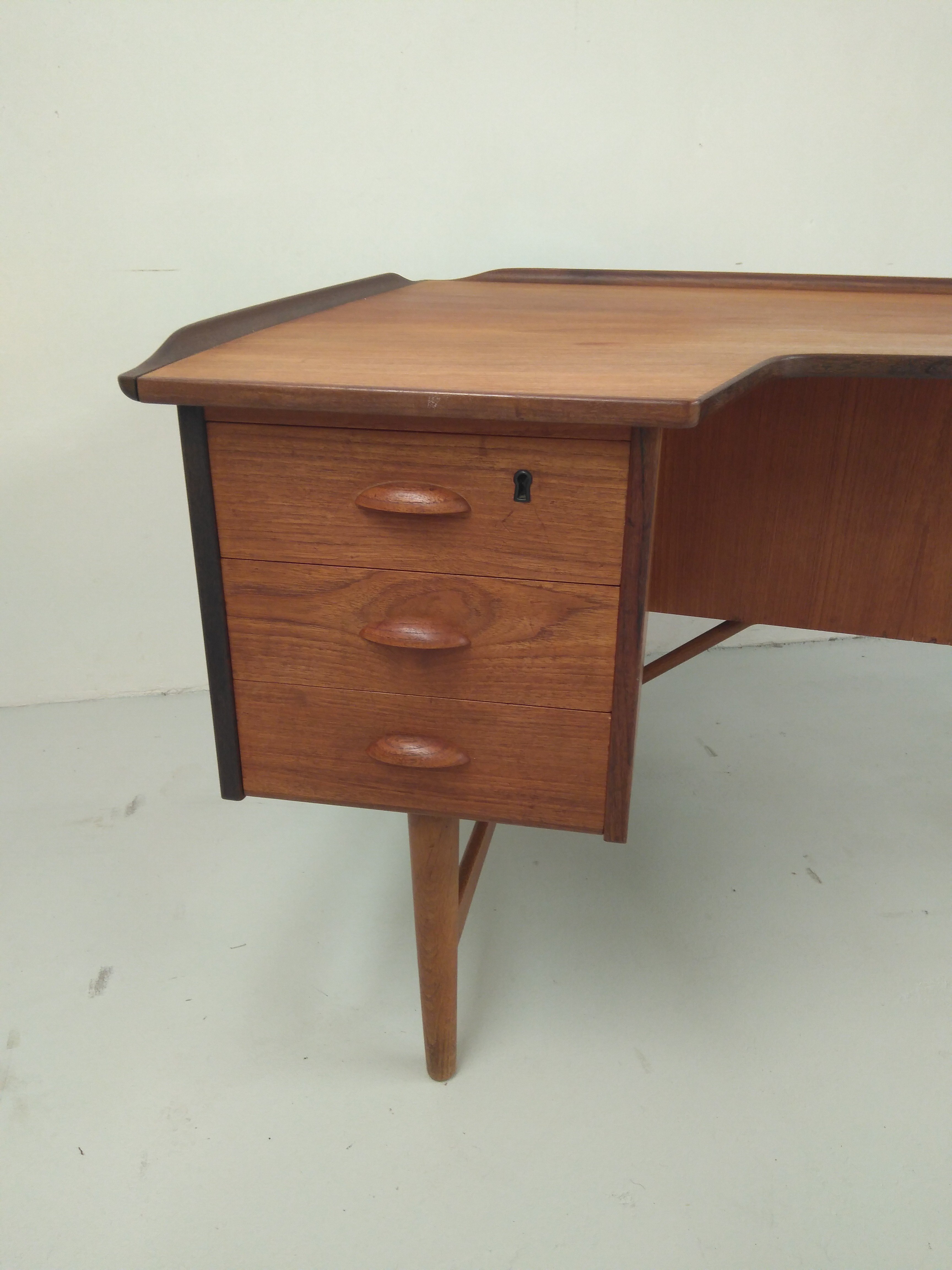 El Vinta: Boomerang desk (Decoration, Furniture, Vintage)