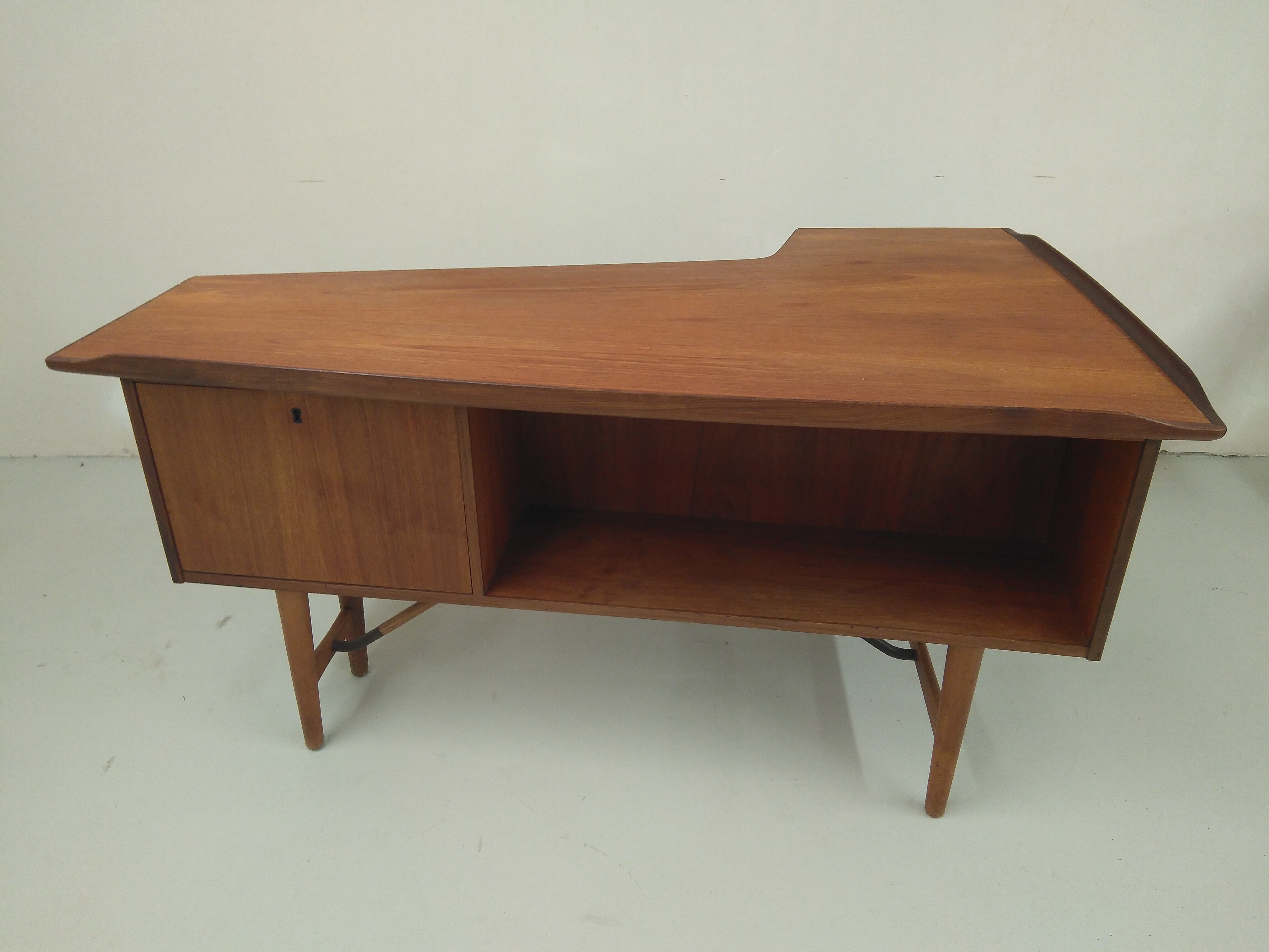 El Vinta: Boomerang desk (Decoration, Furniture, Vintage)