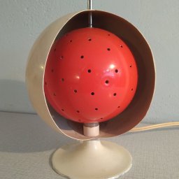 Space age bulb lamp